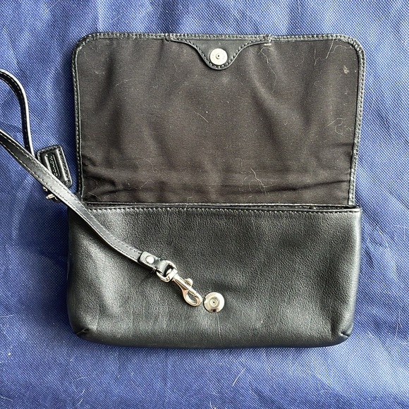 Coach Ashley Black Smooth Leather Cluth/Wristlet. Barely used. - Picture 5 of 7